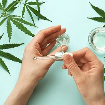 Dall&amp;#039;acne alla psoriasi: il CBD per le patologie dermatologiche e per ringiovanire la pelle