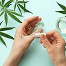 Dall&amp;#039;acne alla psoriasi: il CBD per le patologie dermatologiche e per ringiovanire la pelle