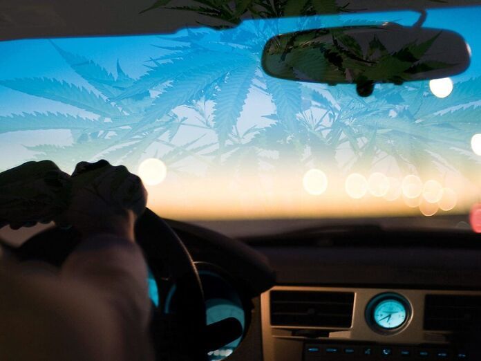 Codice della strada: una tessera digitale per i pazienti cannabis?