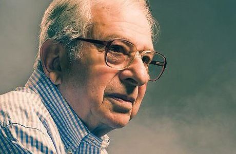 &quot;Nessun farmaco può competere con la cannabis naturale&quot;, l&#039;intervista al dottor Lester Grinspoon