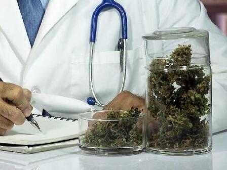 Prezzi della cannabis in farmacia dimezzati: a breve un decreto legge
