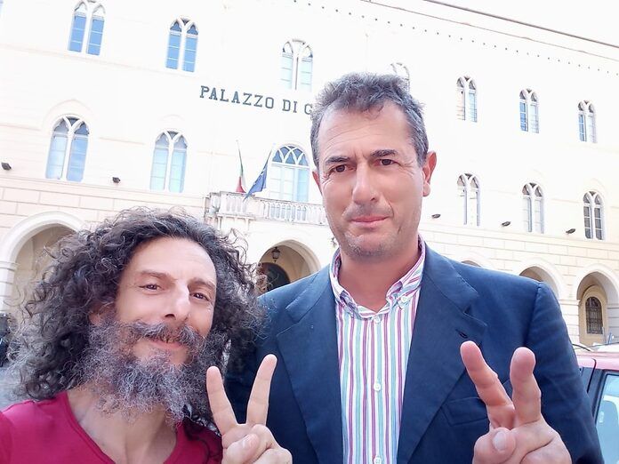 Coltivava cannabis per curare la propria fibromialgia: assolto Fabrizio Pellegrini