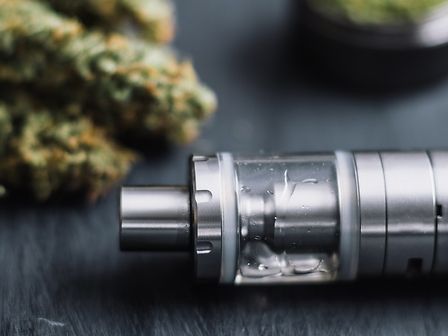 CBD e-liquid: su 15 testati, 14 hanno meno CBD e uno contiene vitamina E acetato